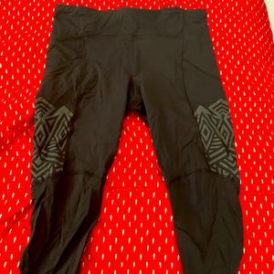 Lululemon leggings size 8